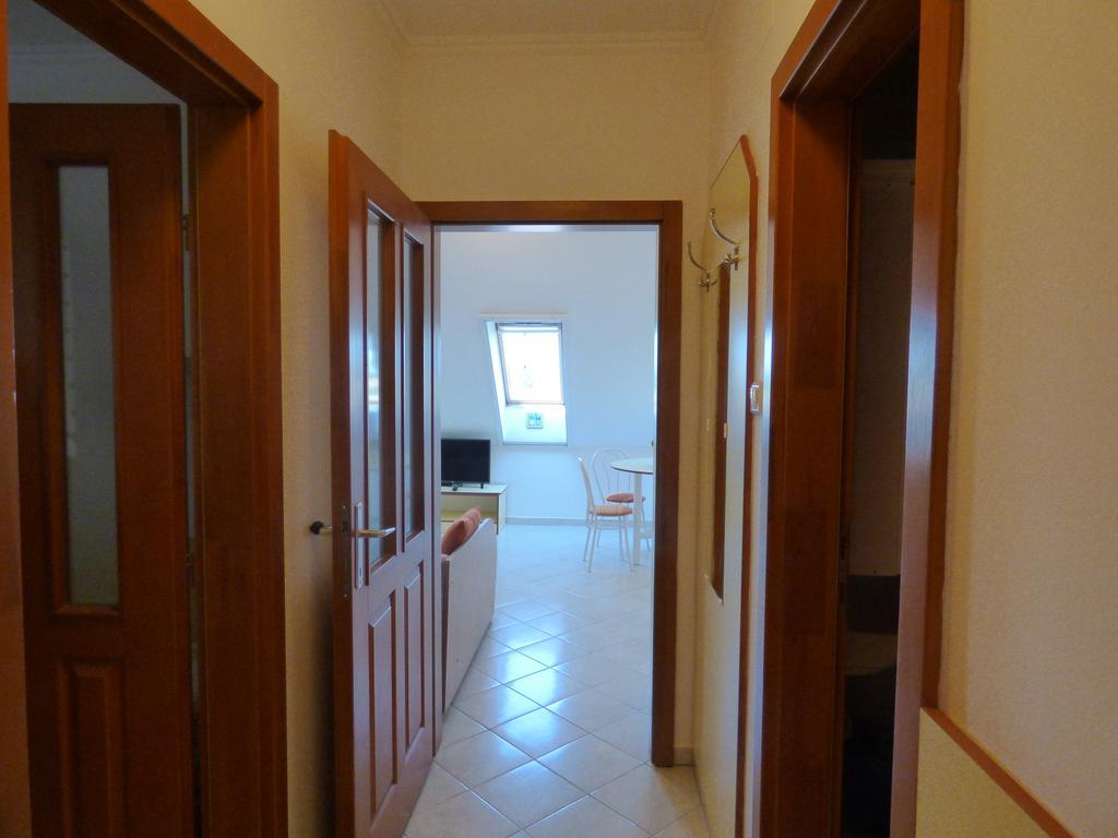 Abban Durmolj Apartman Дьюла Номер фото